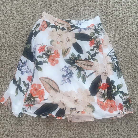 Philosophy Skirt XS - Picture 2 of 2